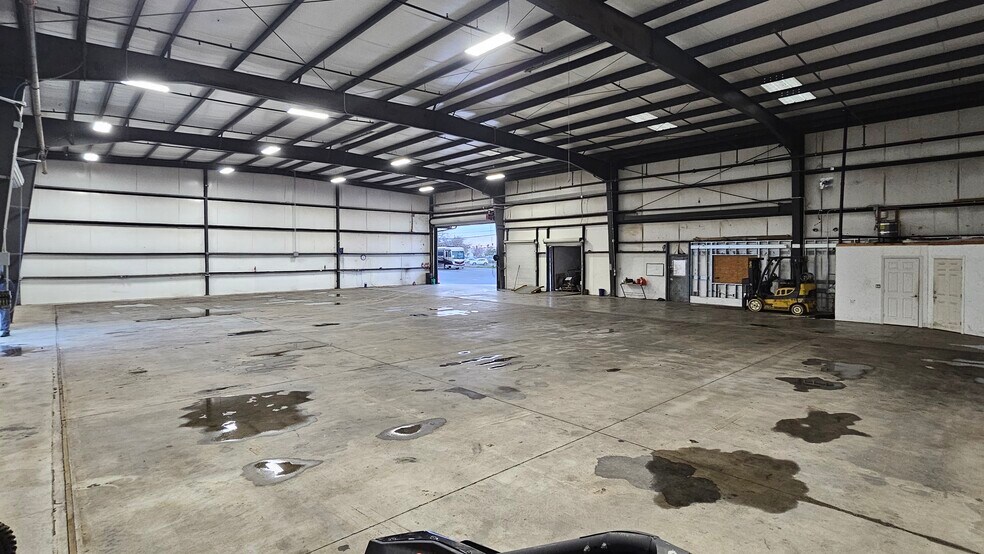 More Photos Of 7563 Reese Rd, Sacramento Warehouse For Lease