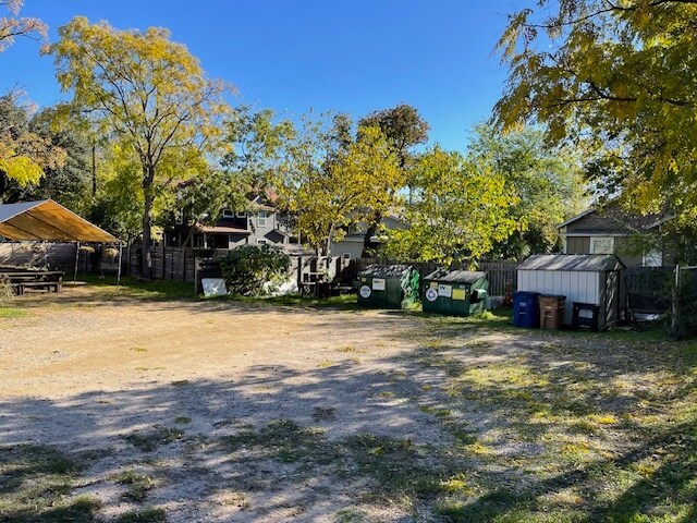 More Photos Of 1309 Rosewood Ave, Austin Restaurant For Lease