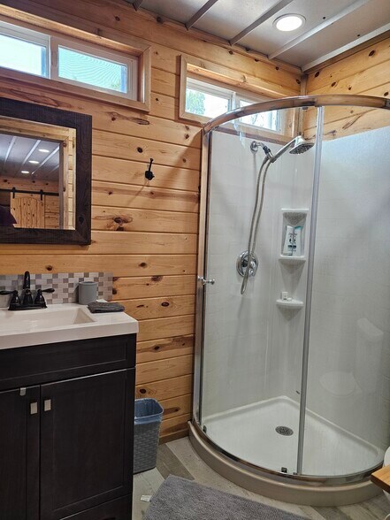 More Photos Of 560 Mountain Dr, Lakehills Specialty For Sale