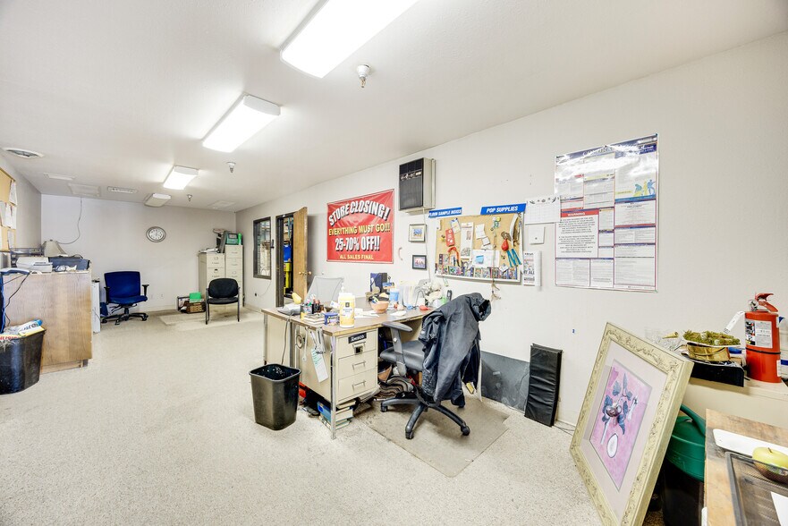 More Photos Of 345 S Academy Blvd, Colorado Springs Freestanding For Sale