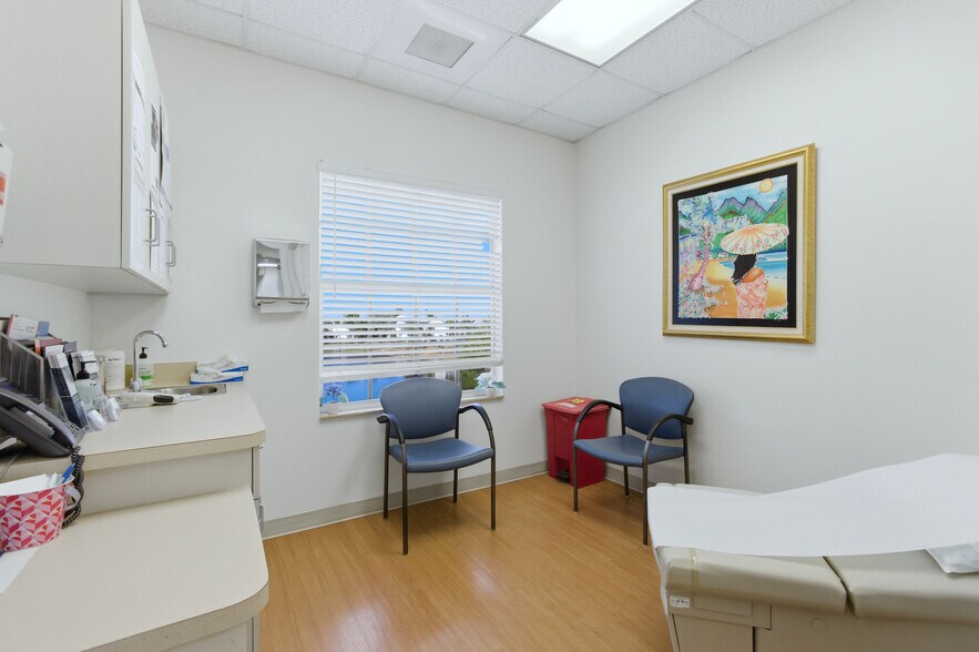 More Photos Of 842 Sunset Lake Blvd, Venice Medical For Sale