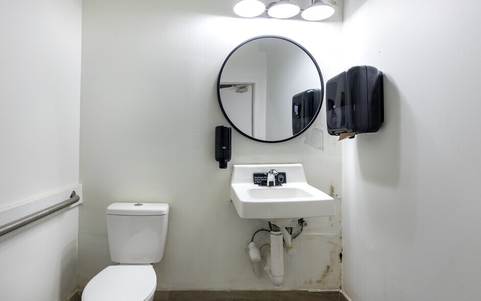 More Photos Of 916 SE 14th Ave, Cape Coral Restaurant For Sale