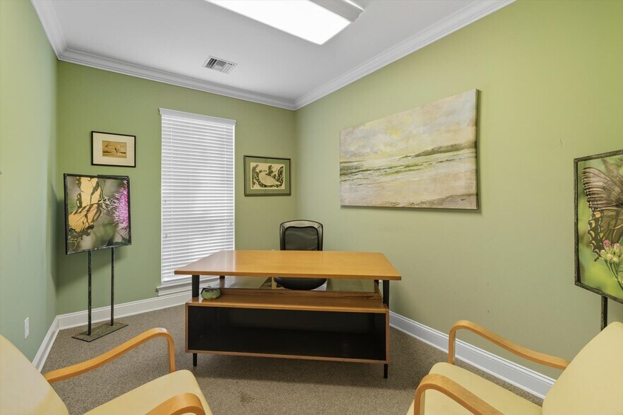 More Photos Of 2565 Barrington Cir, Tallahassee Office For Sale