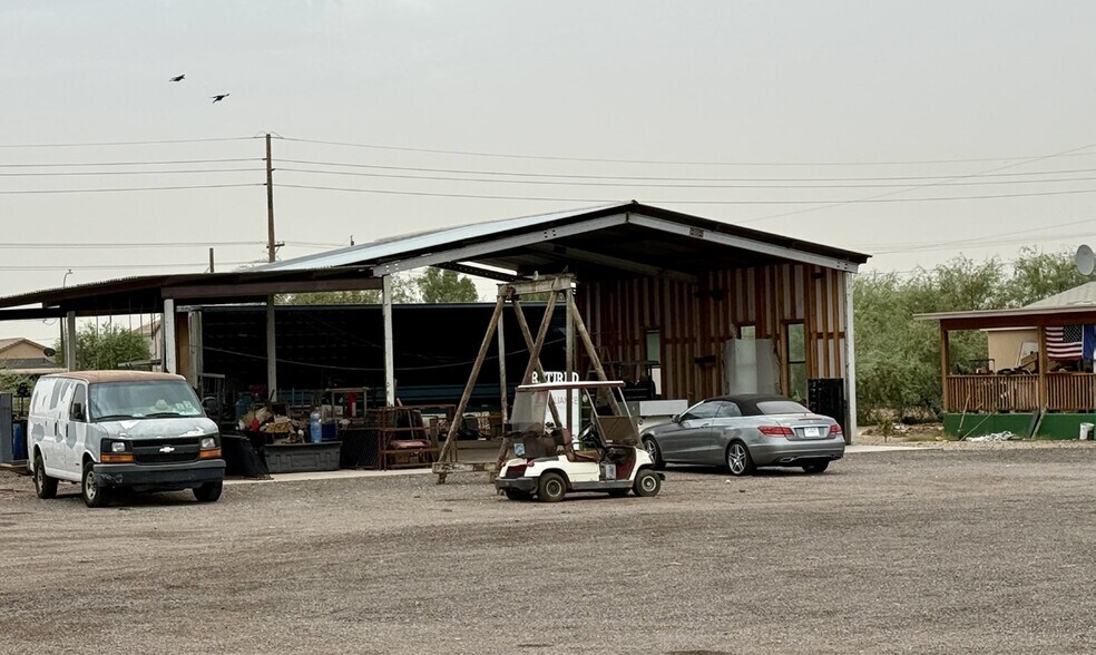 More Photos Of 5811 S 46th Ave, Laveen Contractor Storage Yard For Sale