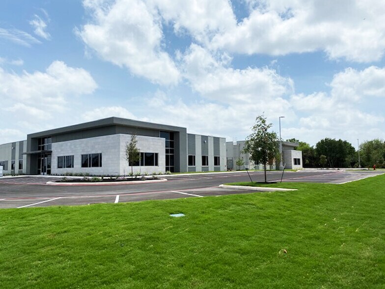 More Photos Of 4318 De Zavala Rd, San Antonio Unknown For Lease