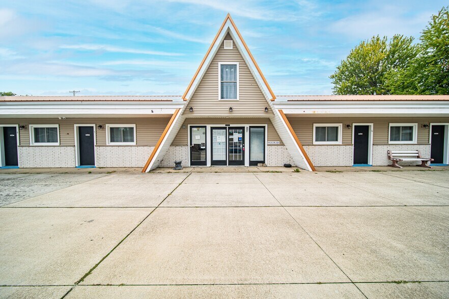 More Photos Of 5225 Old Lake Rd, Geneva Hotel For Sale