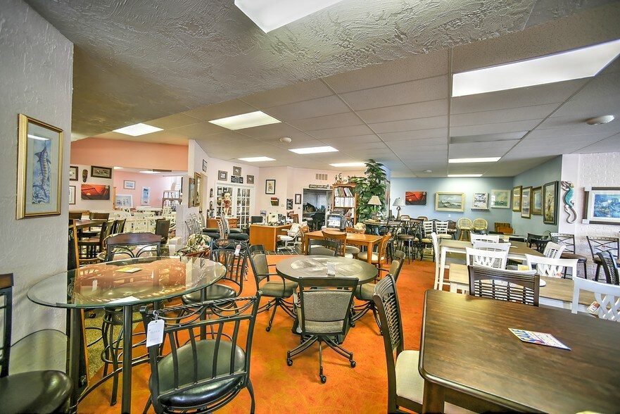 More Photos Of 1202 Ridgewood Ave, Daytona Beach General Retail For Sale