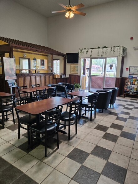 More Photos Of 223 Santa Fe Ave, Alamosa Hotel For Sale