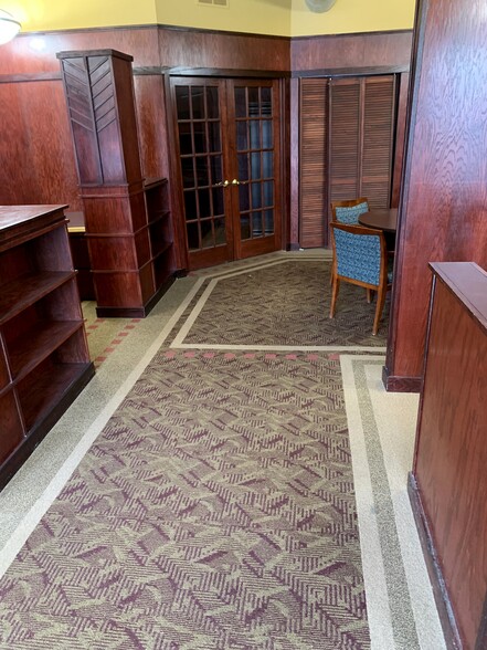 More Photos Of 105 S Linn Ave, Wentzville Coworking Space