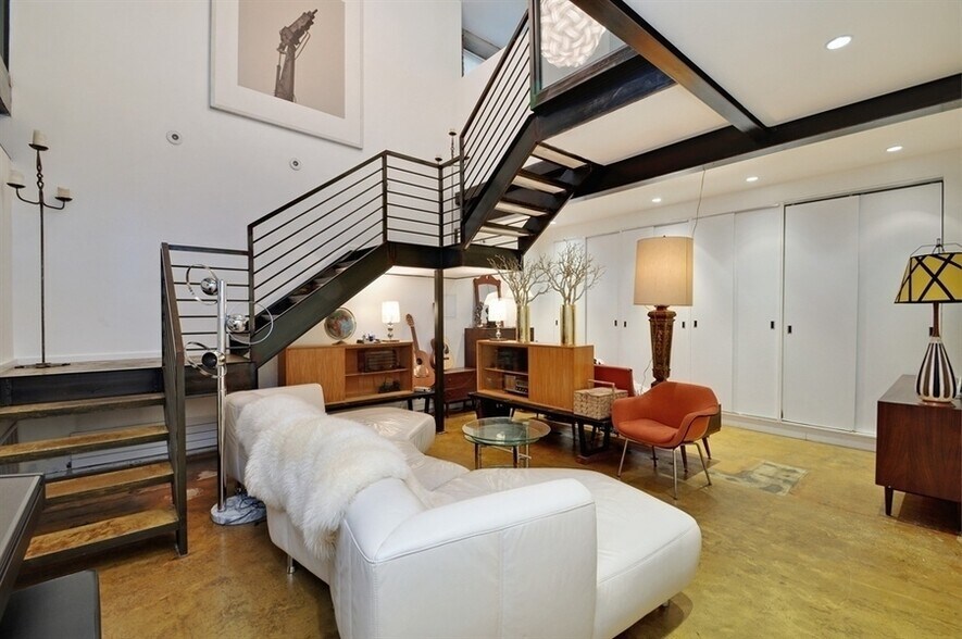 More Photos Of 180 S 4th St, Brooklyn Multifamily For Sale