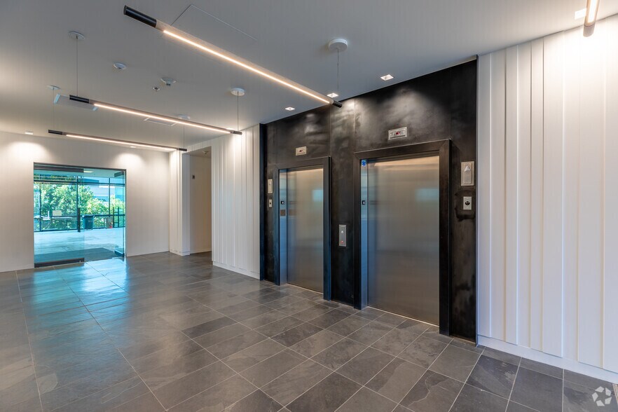 More Photos Of 12121 Scripps Summit Dr, San Diego Office For Lease