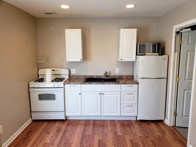 More Photos Of 568 E Columbia Ave, Pontiac Apartments For Sale