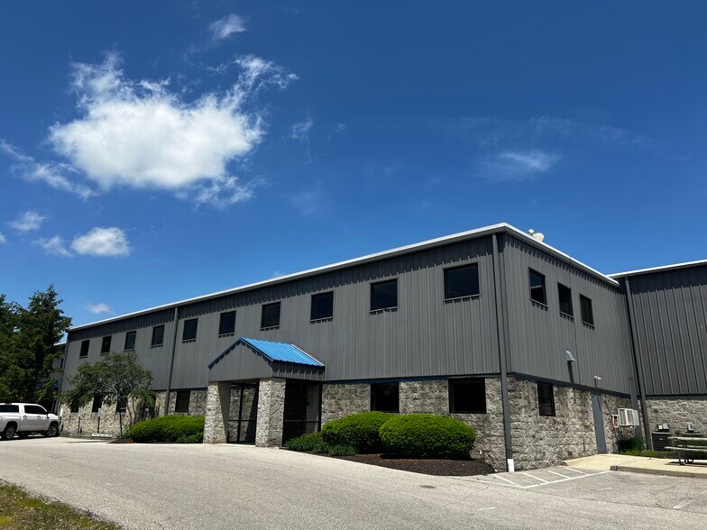 More Photos Of 7858 Industrial Pky, Plain City Warehouse For Lease