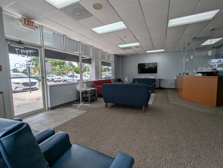 More Photos Of 7133 W 95th St, Overland Park Medical For Lease