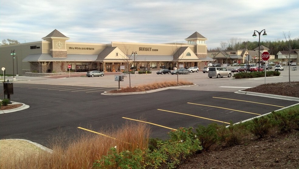 Primary Photo Of SEC Rte 83 & Aptakisic Rd, Long Grove Unknown For Lease