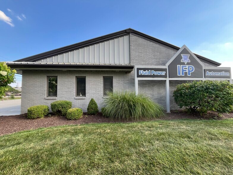 More Photos Of 3911 Merchant Rd, Fort Wayne Warehouse For Lease
