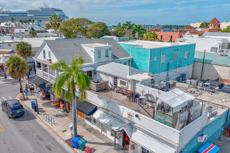 Primary Photo Of 135 Duval St, Key West Bar For Lease