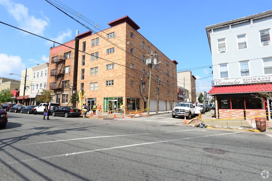 More Photos Of 4115 Park, Union City Apartments For Lease