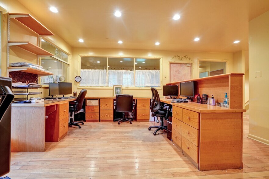 More Photos Of 1220 Valley Forge Rd, Phoenixville Office For Sale