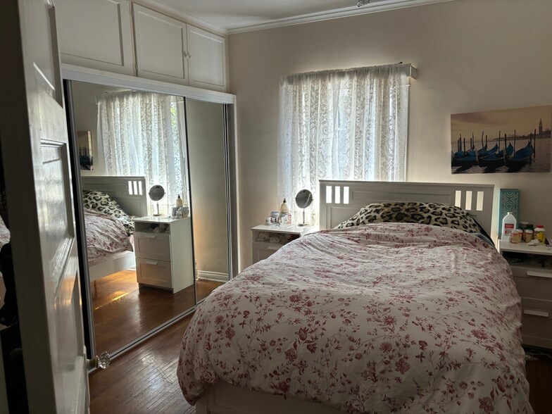 More Photos Of 2000 Argyle Ave, Los Angeles Multifamily For Sale