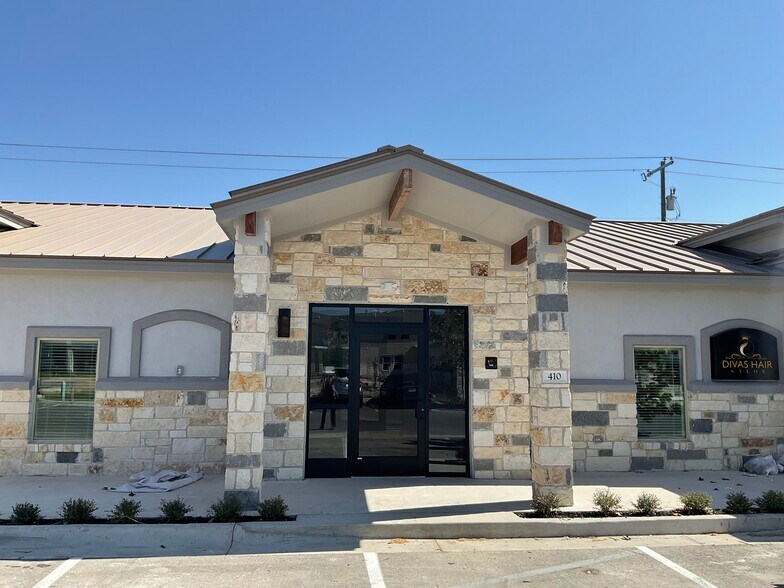 More Photos Of 2200 N AW Grimes, Round Rock Medical For Lease