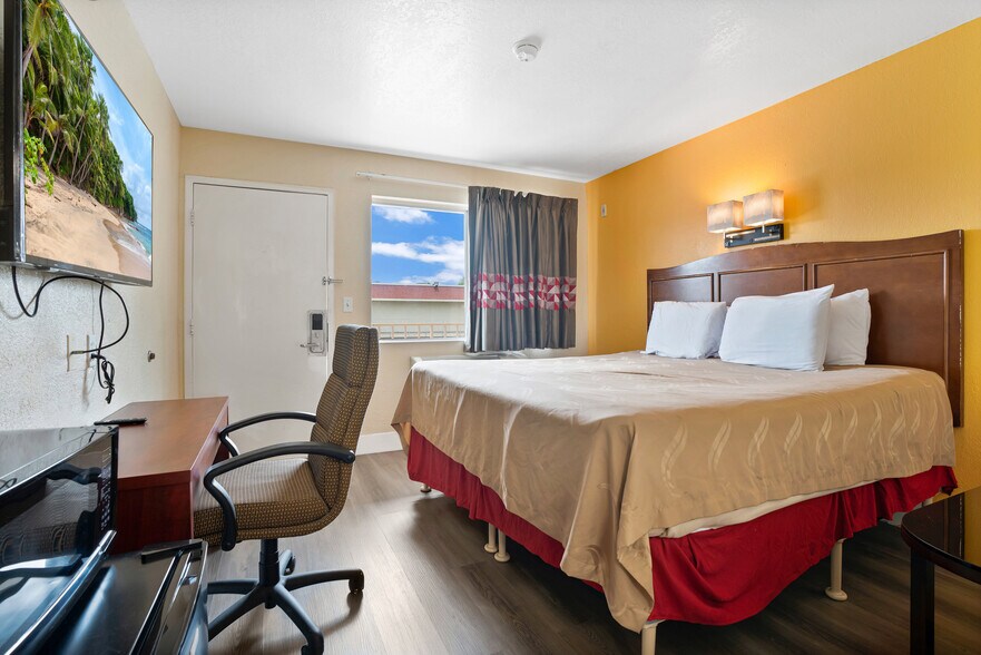 More Photos Of 7455 W Irlo Bronson Memorial Hwy, Kissimmee Hotel For Sale