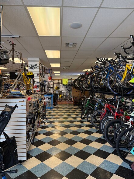 More Photos Of 1649 N Military Trl, West Palm Beach Freestanding For Sale