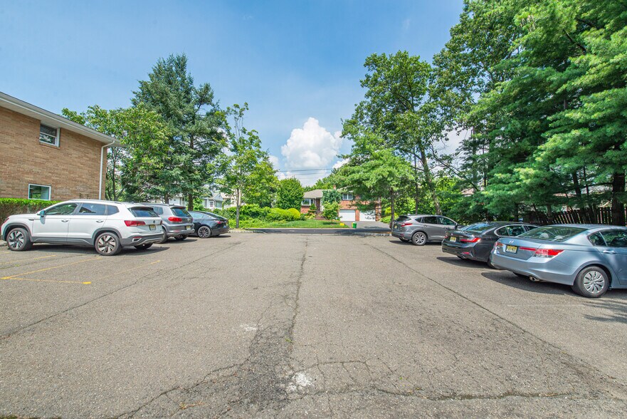 More Photos Of 631 E Palisades Ave, Englewood Cliffs Office For Sale