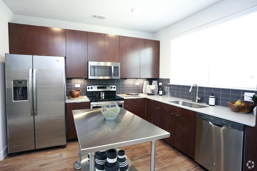 More Photos Of 423 Blue Star, San Antonio Apartments For Lease