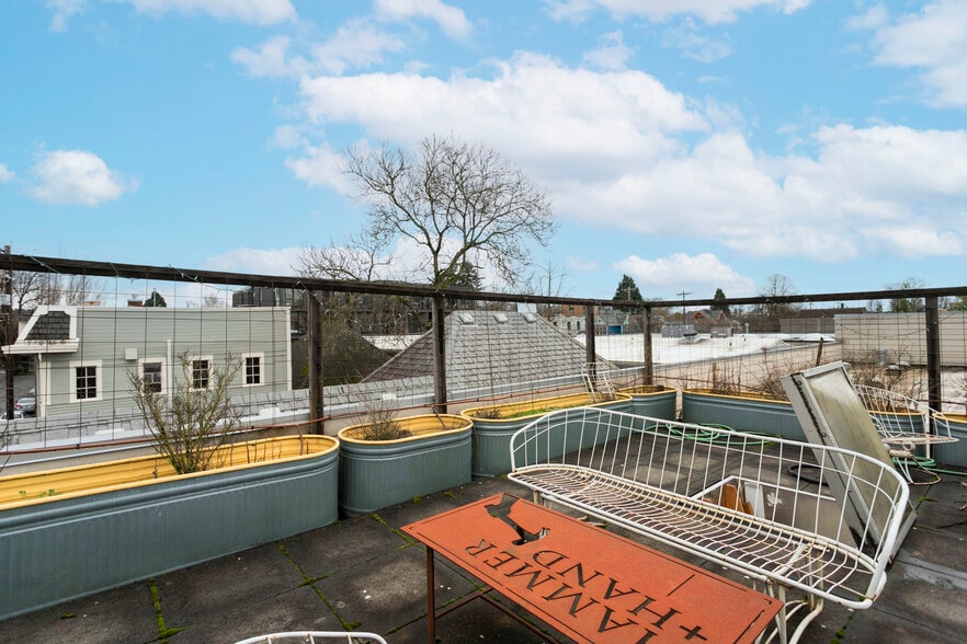 More Photos Of 1020 SE Harrison St, Portland Loft Creative Space For Sale