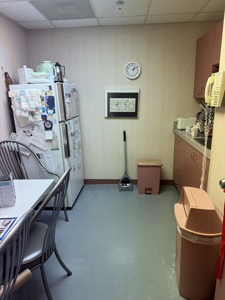 More Photos Of 1553 State Route 27, Somerset Medical For Sale