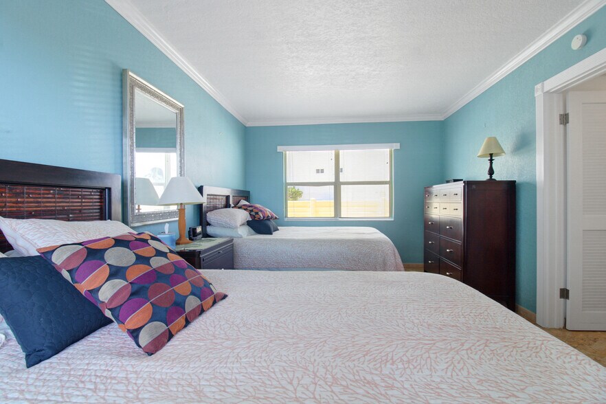 More Photos Of 3401 NE 10th St, Pompano Beach Hotel For Sale