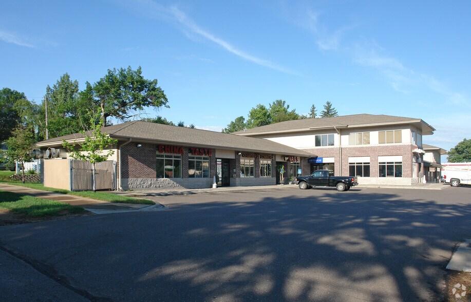 More Photos Of 6063 Main St, North Branch Storefront Retail Office For Lease