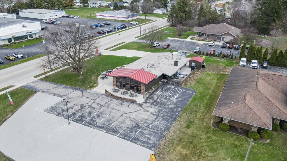 More Photos Of 707 W Park Ave, Kiel Restaurant For Sale