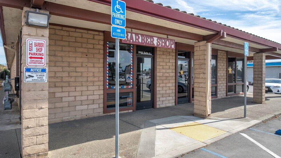 More Photos Of 2560 N Texas St, Fairfield Office For Lease