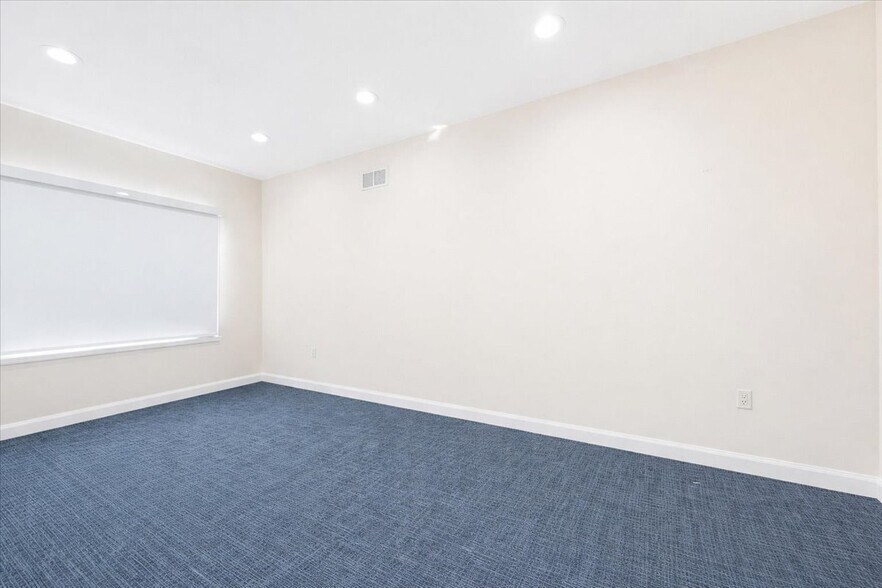 More Photos Of 96 Freneau Ave, Matawan Office For Sale
