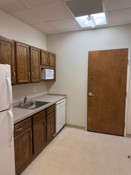 More Photos Of 1801 Robert Fulton Dr, Reston Medical For Sale