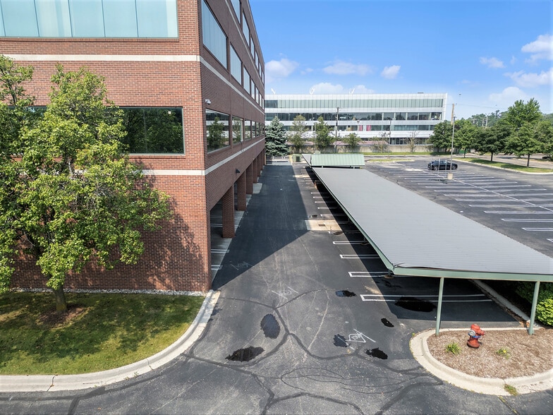 More Photos Of 26300 Northwestern Hwy, Southfield Office For Lease