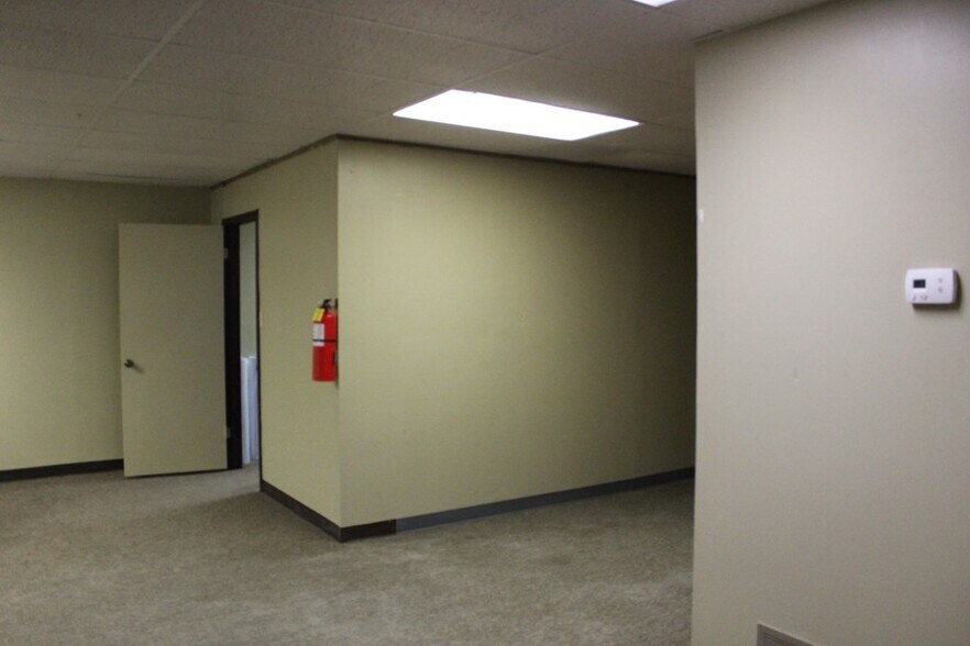 More Photos Of 407 N Nelson St, Fort Stockton Research And Development For Sale
