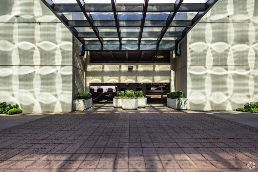 More Photos Of 5100 E Skelly Dr, Tulsa Office For Sale