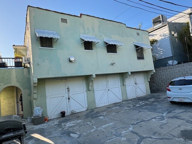 More Photos Of 2221-2229 Addison Way, Los Angeles Apartments For Sale