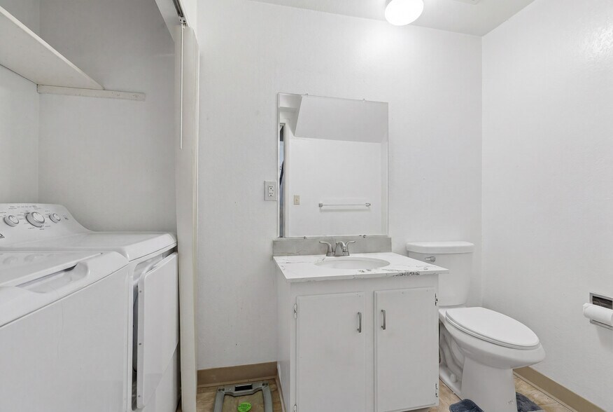 More Photos Of 14506 NE 6th Pl, Bellevue Apartments For Sale