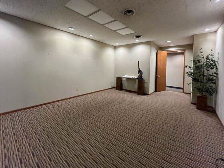 More Photos Of 357 N Craig St, Pittsburgh Office For Sale