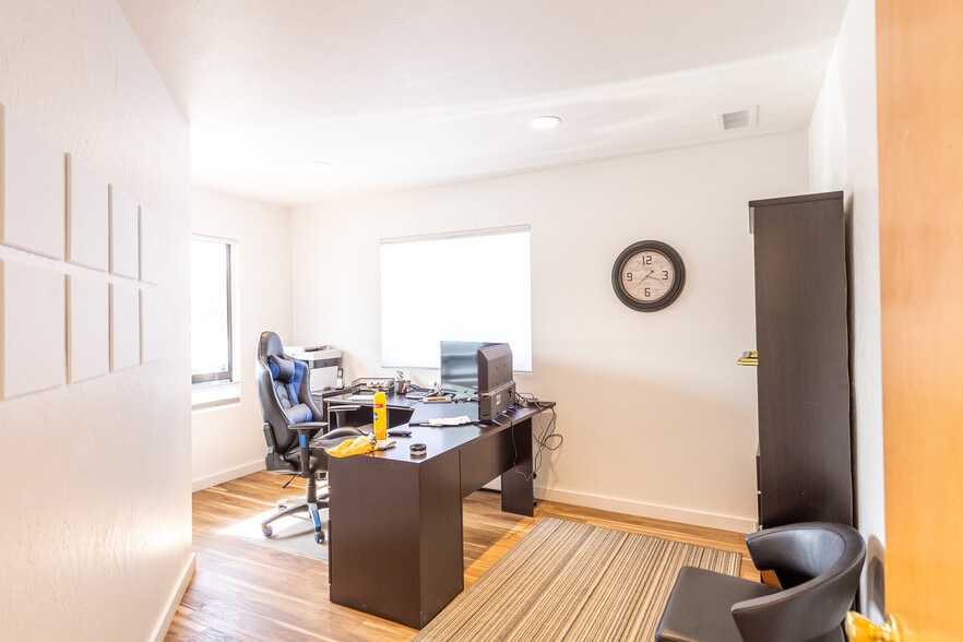 More Photos Of 50 Stutz Bearcat Dr, Sedona Specialty For Sale