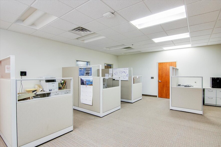 More Photos Of 3 Luger Rd, Denville Warehouse For Lease