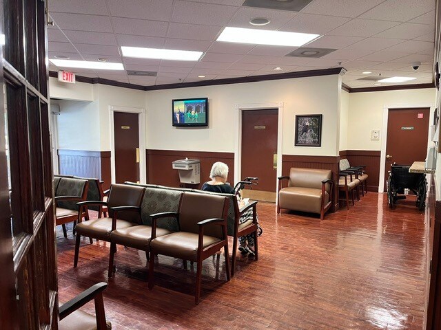 More Photos Of 733 Us-1, North Palm Beach Medical For Sale