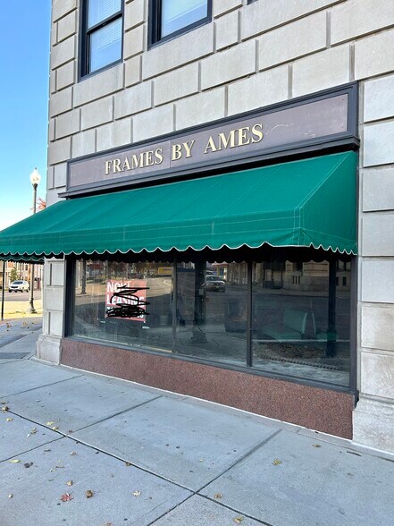 More Photos Of 4 Market St, Lockport Medical For Lease