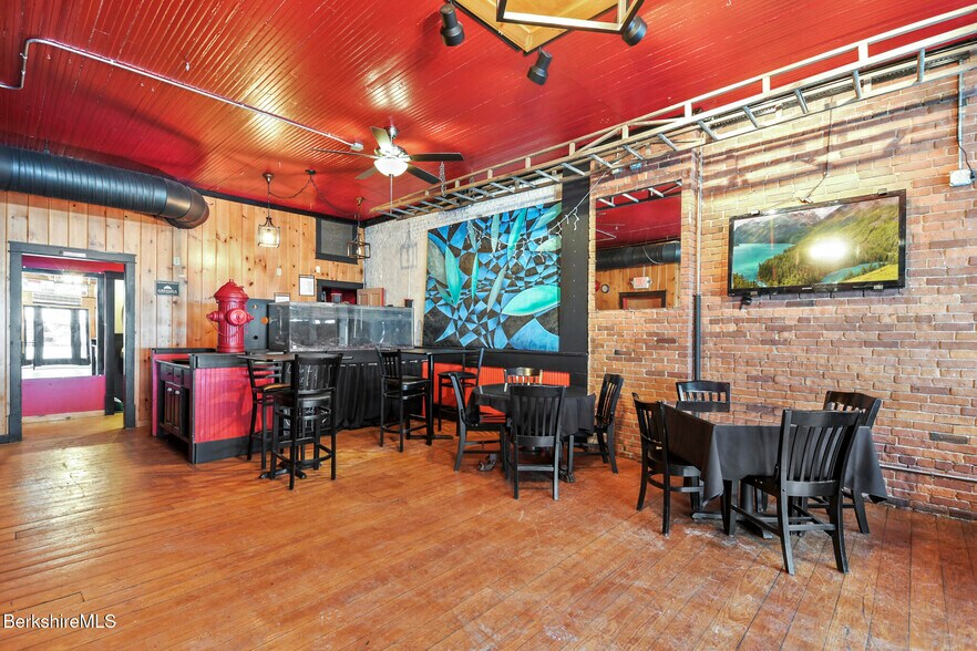 More Photos Of 47 Park St, Adams Restaurant For Sale