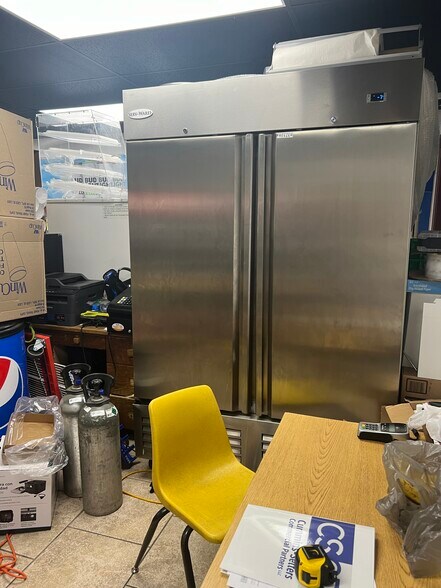 More Photos Of 600 E Main St, Geronimo Convenience Store For Sale