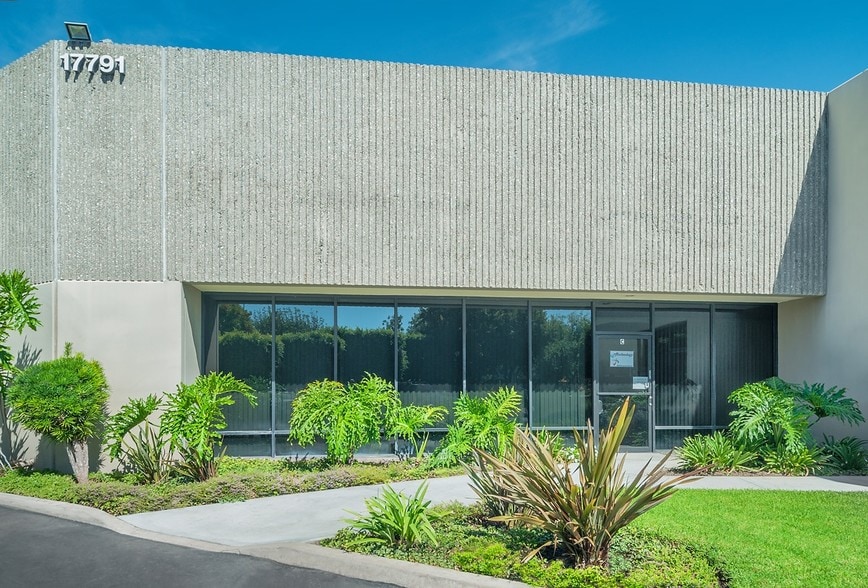 More Photos Of 17781-17791 Mitchell Ave N, Irvine Light Distribution For Lease